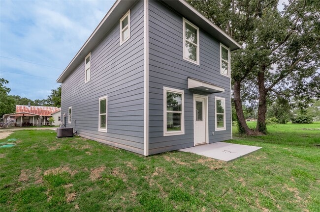 Building Photo - 140 Shady Oaks