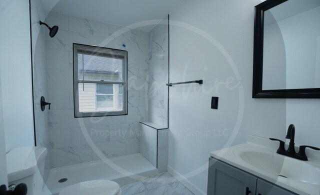 Building Photo - 2817 Monroe Ave