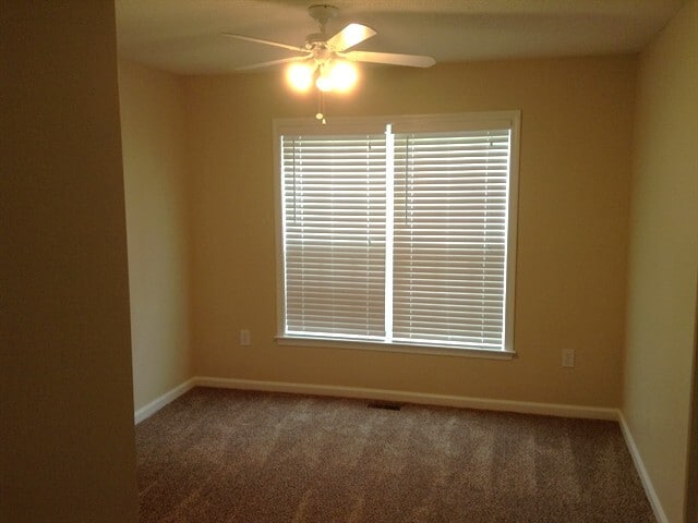 Building Photo - 976 Scottland Dr