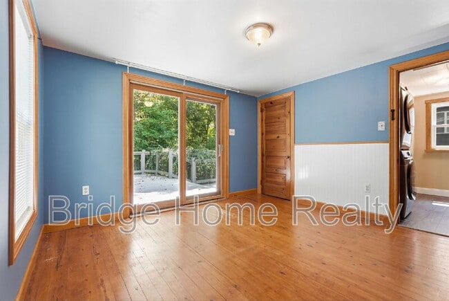 Building Photo - 507 Cherry St