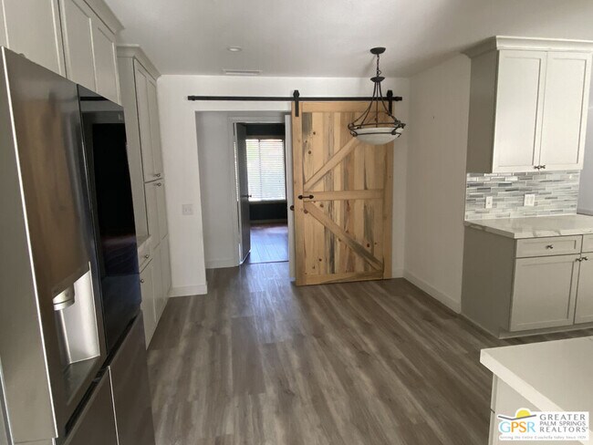 Building Photo - 74619 Fairway Dr