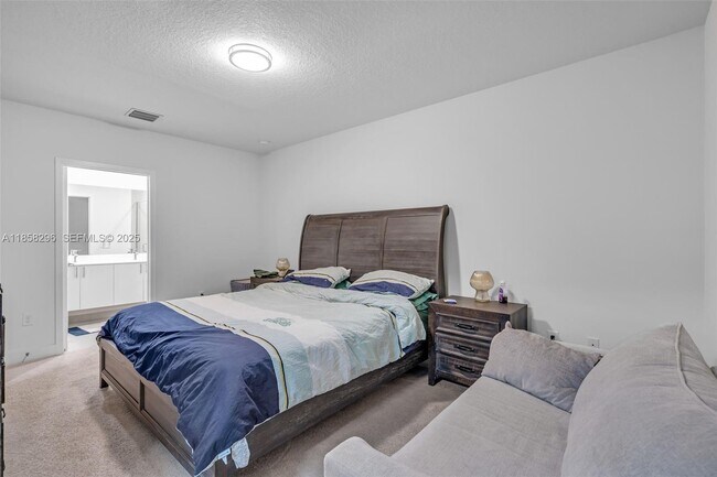 Building Photo - 4450 NW 83rd Pkwy