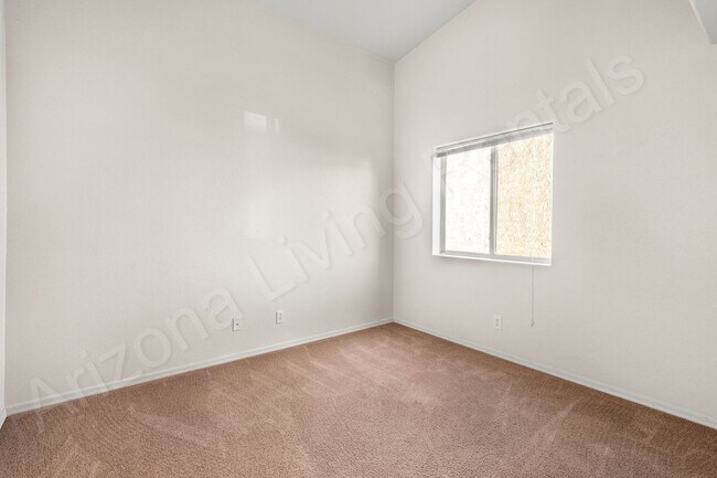 Building Photo - CHARMING CURB APPEAL