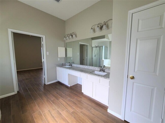 Building Photo - 18818 Harbor Key Cir