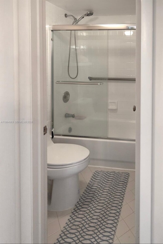 Building Photo - 105 Lake Emerald Dr