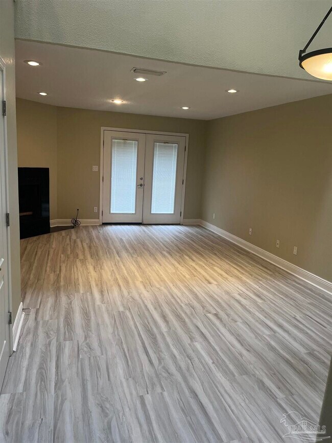 Building Photo - 4278 Brookside Dr