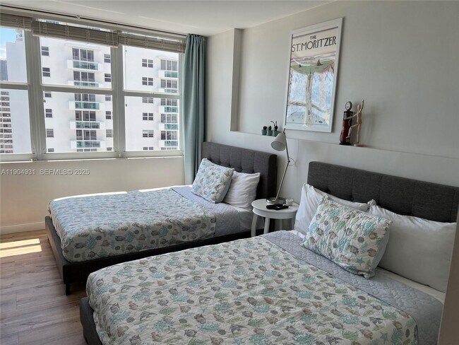 Building Photo - 2751 S Ocean Dr