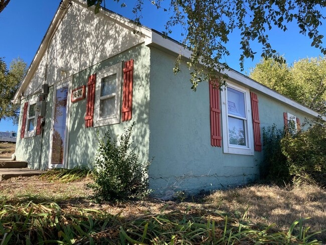 Primary Photo - Studio Cottage