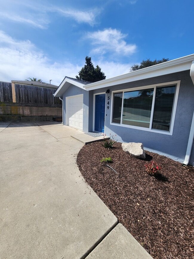 Building Photo - Updated 2 Bed, 1 Bath In Grover Beach