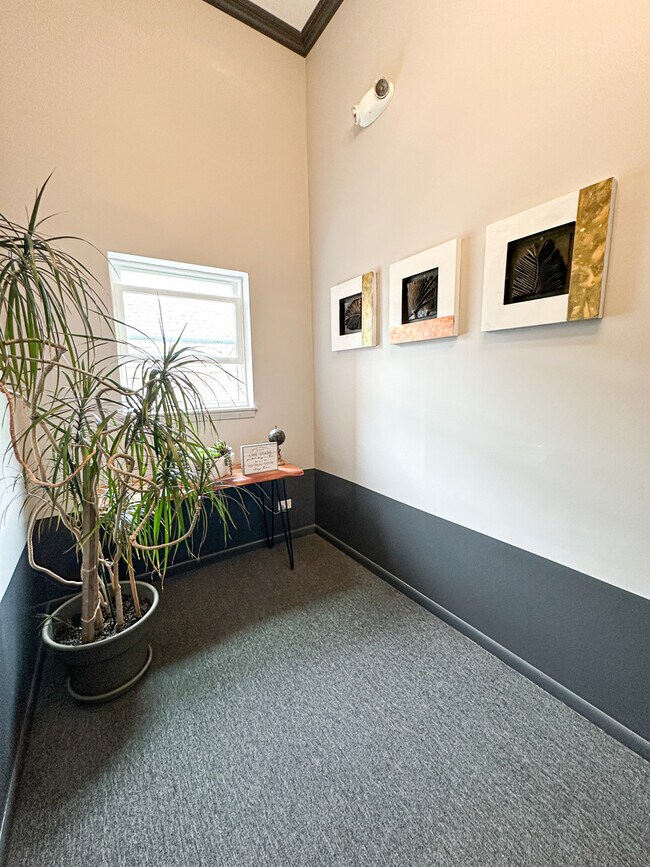 Building Photo - 7444 Washington St