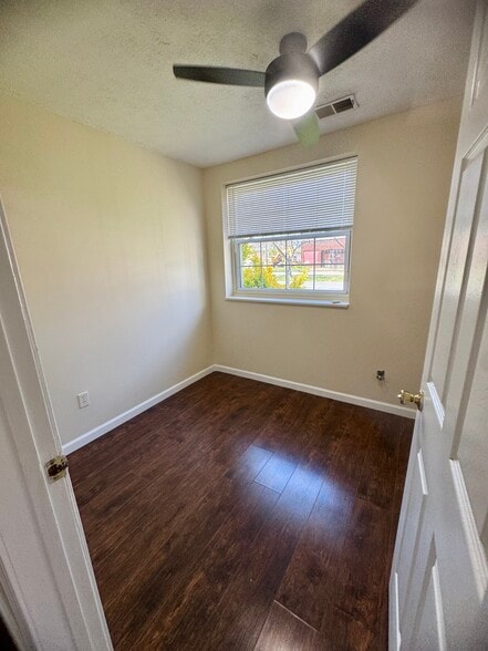 Building Photo - 606 W Sullivan St