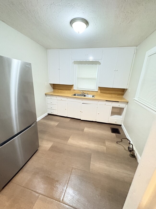 Building Photo - 1718 8th St