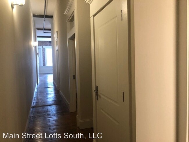 Building Photo - 2 br, 1 bath  - 108 6th St. 108 W. 6th 2E