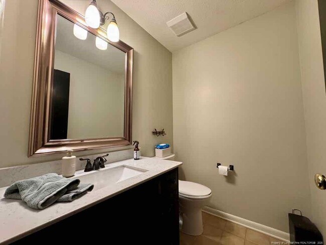 Building Photo - 3088 Fairway Woods