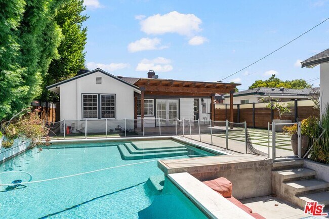 Building Photo - 22417 Dolorosa St