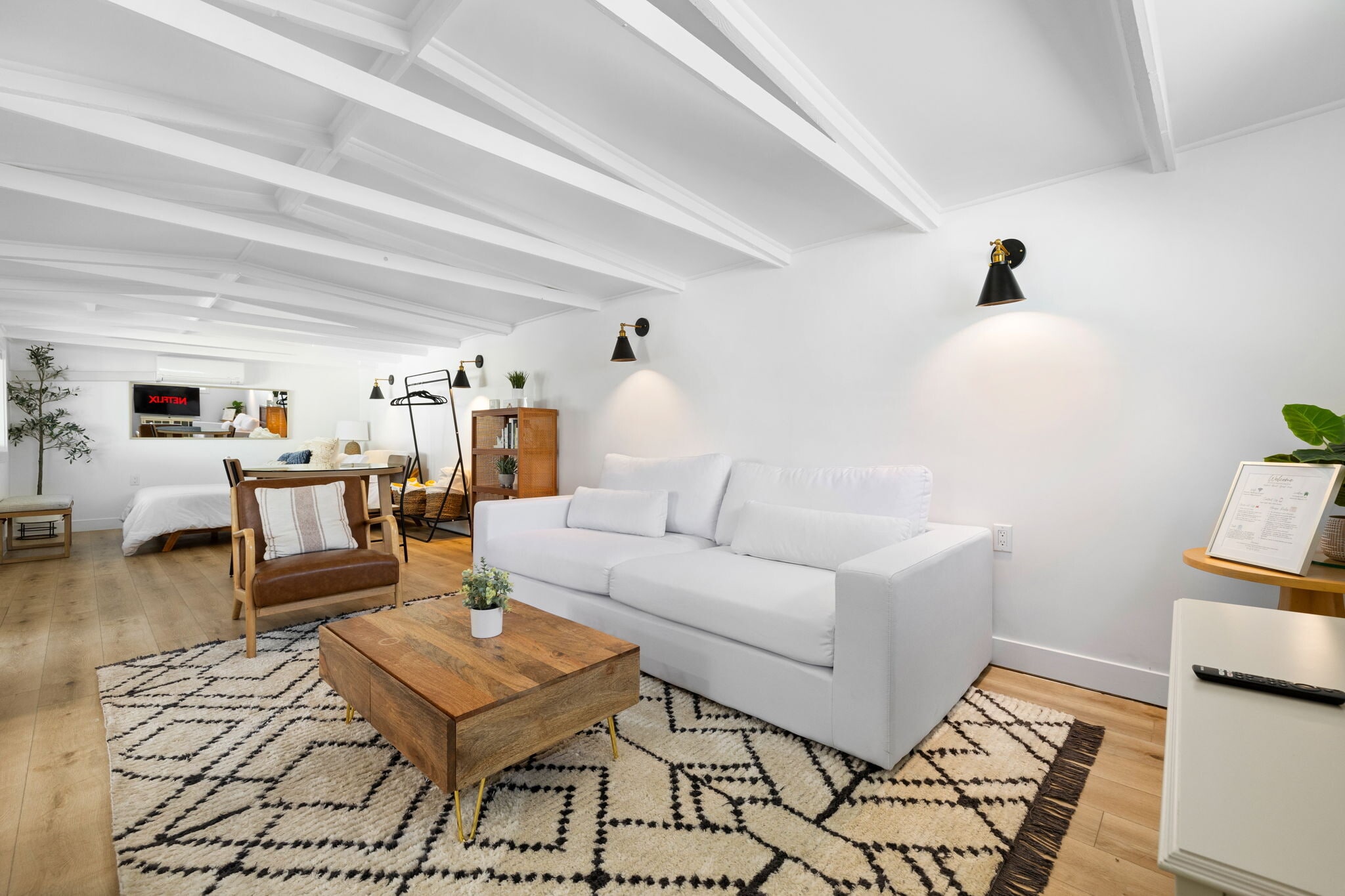 Building Photo - 614 Knob Hill Ave