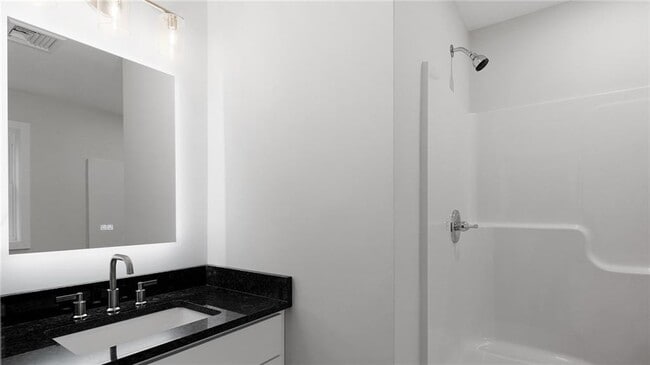 Building Photo - 133 Graystone St