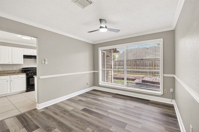 Building Photo - 12403 Meadow Ridge Dr