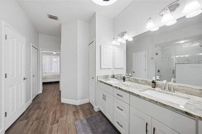 Building Photo - 2880 Vogler Ln