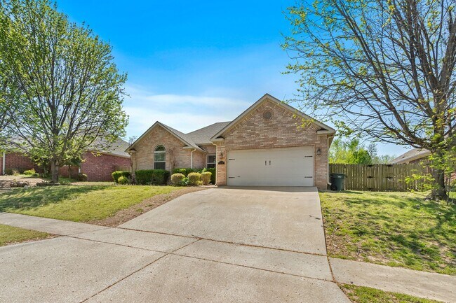 Building Photo - Come home to this gorgeous, light-filled home with an enormous and beautiful backyard!