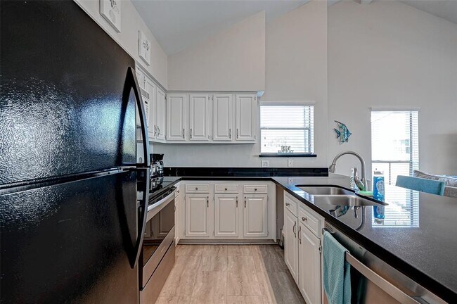 Building Photo - 88 Lakeview Village