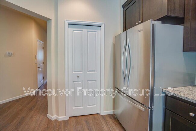 Building Photo - 2273 S Red Tail Loop