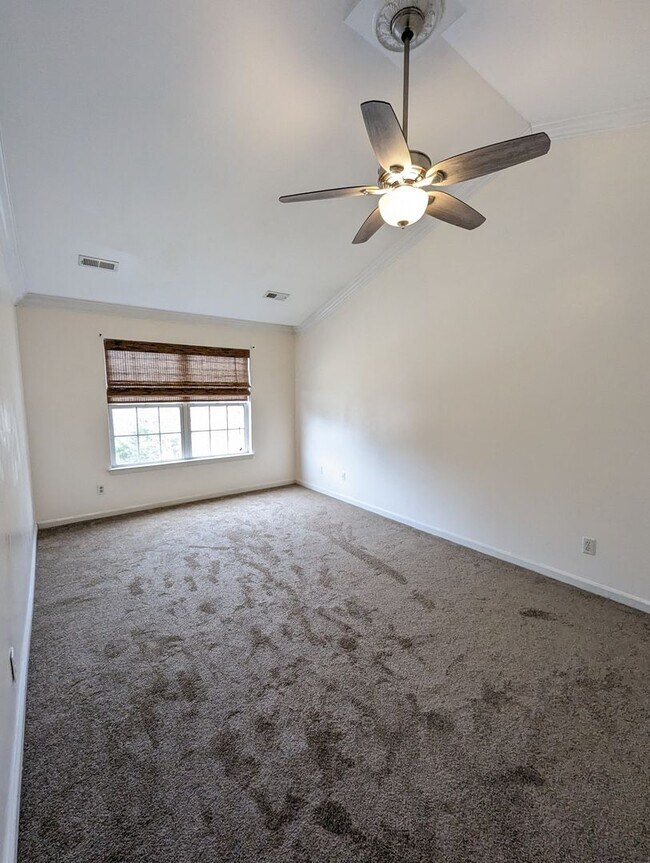 Building Photo - 204 Burgandy Rd, Williamsburg VA 23185