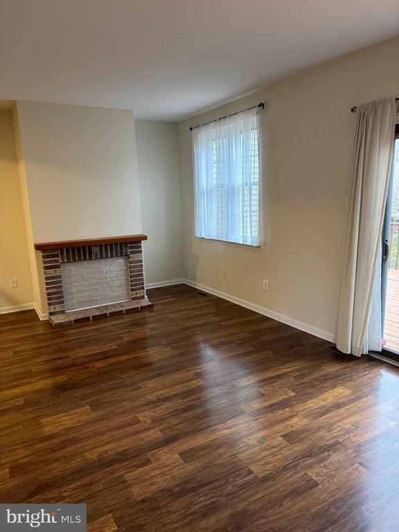 Building Photo - 204 Livingston Ct