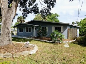 Building Photo - Updated 3 Bedroom 2 Bathroom House