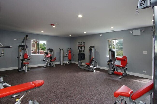 Building Photo - 2 bedroom in Naperville IL 60563