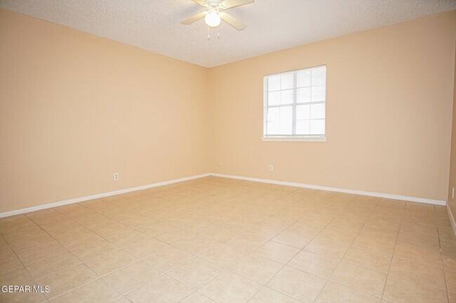 Building Photo - 11608 James Watt Dr