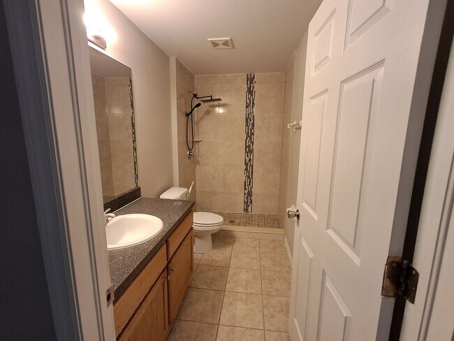 Building Photo - 1144-1146 Harry Ave S