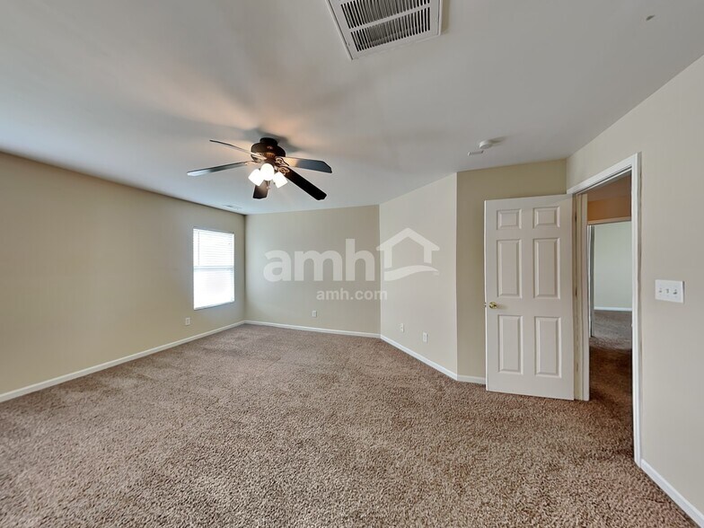 Building Photo - 1023 Yellow Bee Rd