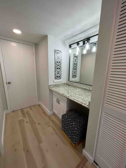 Building Photo - 4793 S Atlantic Ave