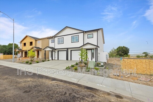 Building Photo - 4817 W Quinault Dr