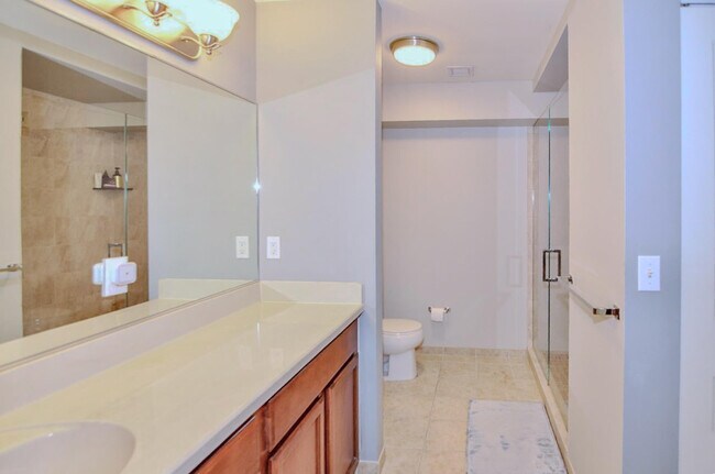 Building Photo - 111 N Ashley St