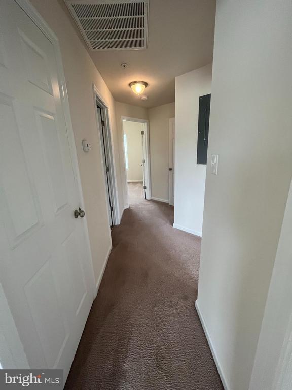 Building Photo - 103 Goods Wy