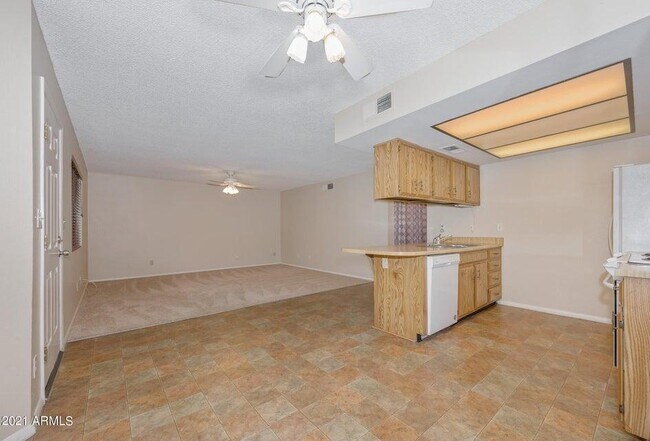 Building Photo - 1262 N 84th Pl