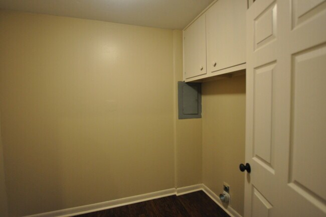 Building Photo - Coming Soon! 3 bedroom in the heart of Sou...