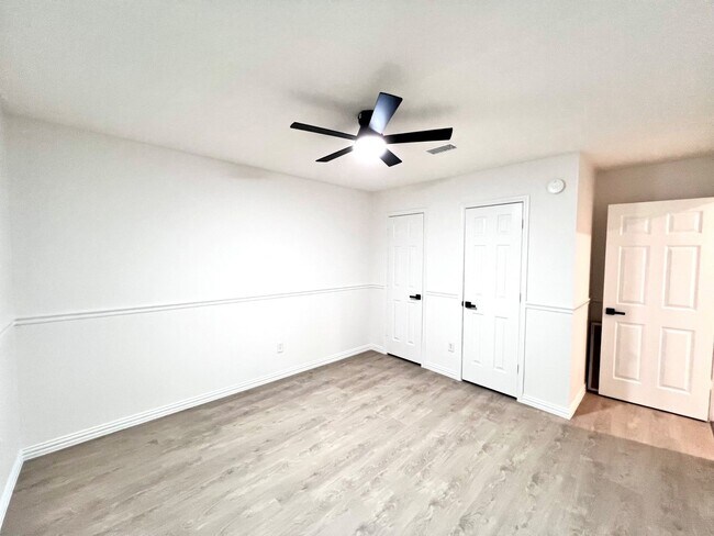 Building Photo - 6415 Hunterstone Ct