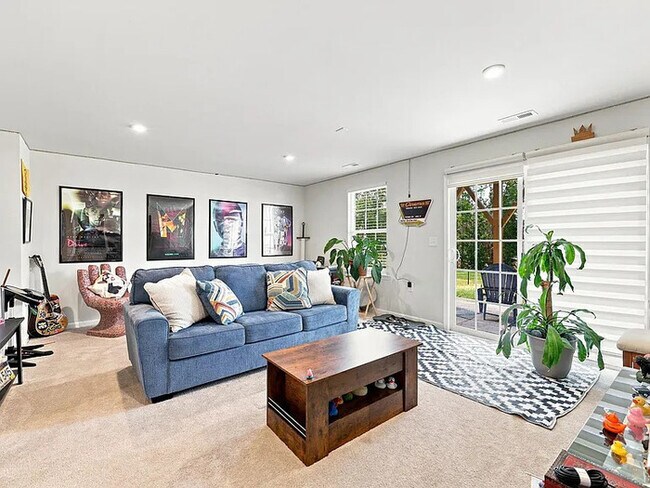 Building Photo - Lease OR Lease to Own