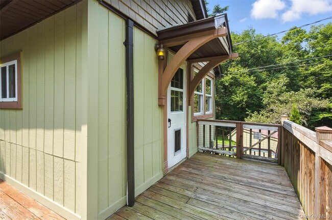 Building Photo - 265 Oakland Valley Rd