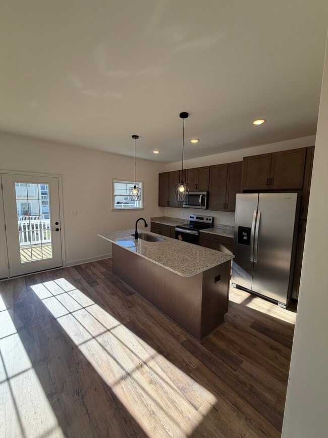 Building Photo - 1420 Derby Dr