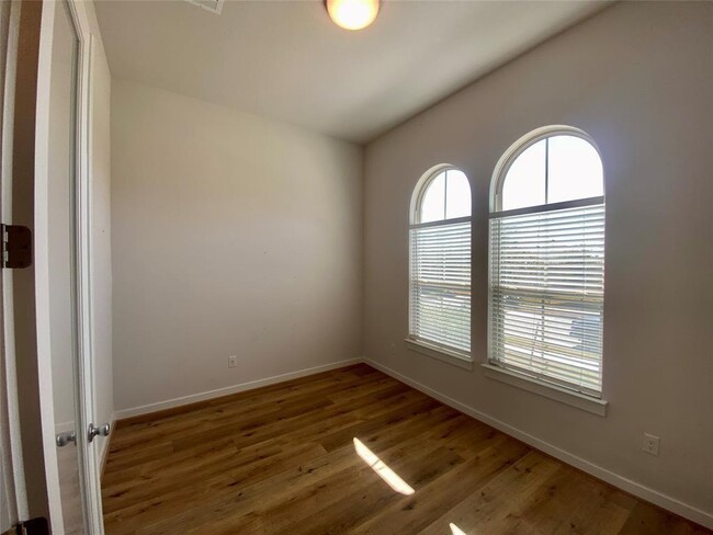 Building Photo - 255 Nautical Lp