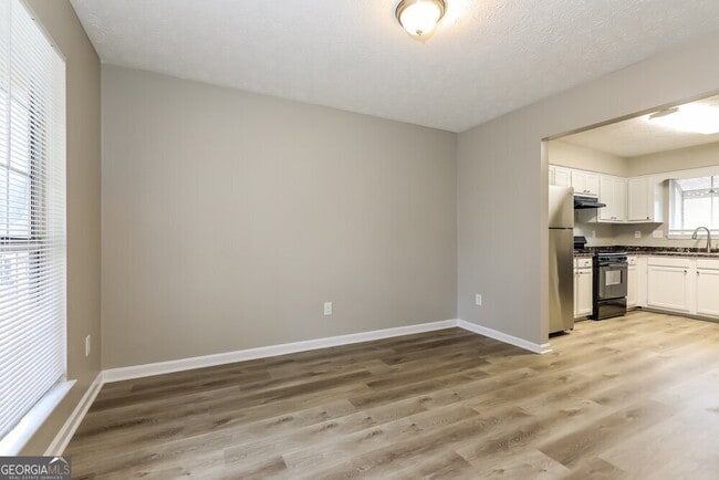 Building Photo - 9199 Fairway Ct