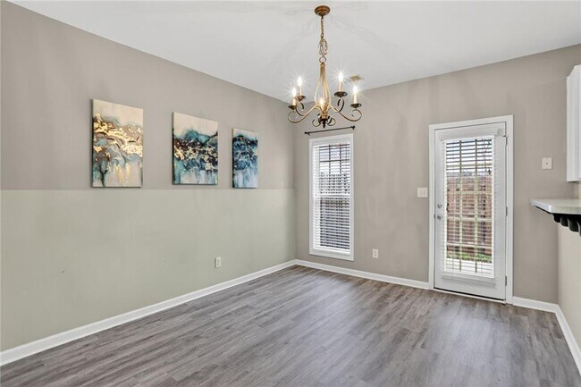 Building Photo - 230 Valley Xing