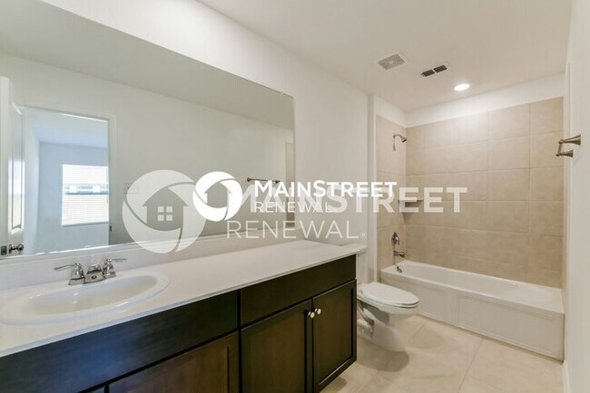 Building Photo - 3 Bedroom Pet-Friendly Home in Fort Worth, TX with Main Street Renewal