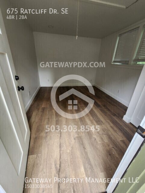 Building Photo - 675 Ratcliff Dr SE
