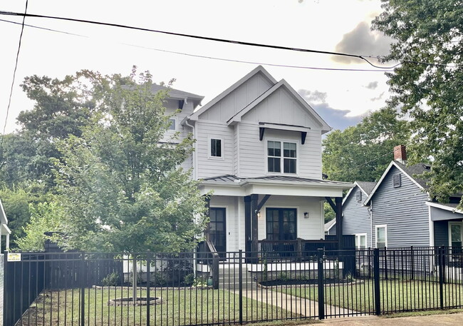 Primary Photo - Four Bedroom in the Cleveland Park Neighbo...