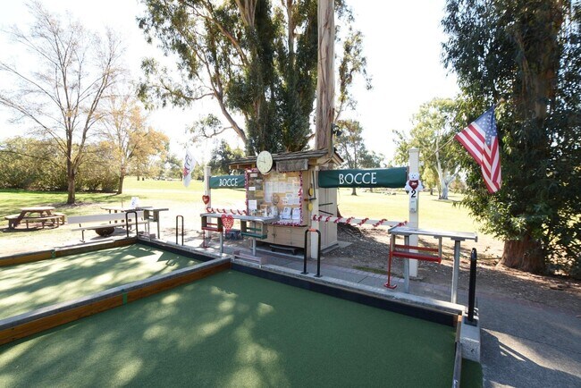 Building Photo - Sharp, Bright and Tranquil 2 Bedroom 2 Bath Condo in the Villages Community!